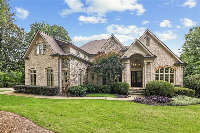 6285 Aberdeen Drive, Atlanta, GA 30328