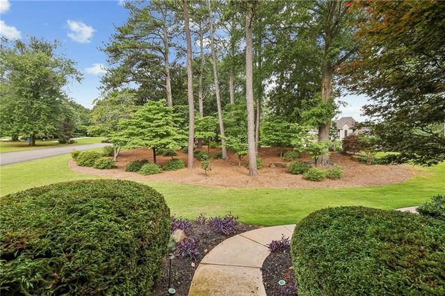 6285 Aberdeen Drive, Atlanta, GA 30328