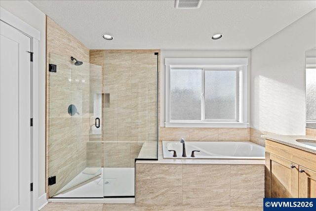 3858 Rogue Av S, Salem, OR 97302