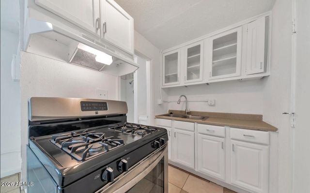 909 S 35TH Avenue, Phoenix, AZ 85009