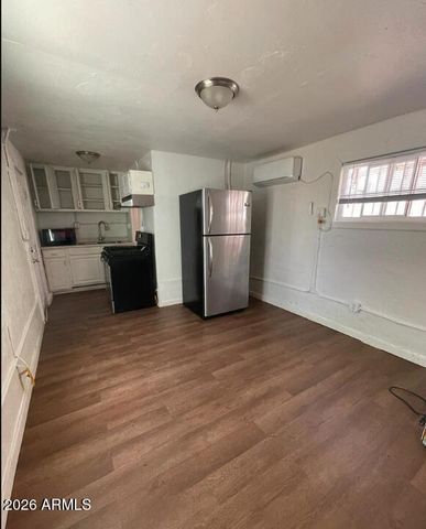 909 S 35TH Avenue, Phoenix, AZ 85009