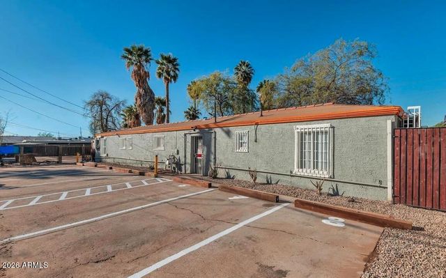 909 S 35TH Avenue, Phoenix, AZ 85009