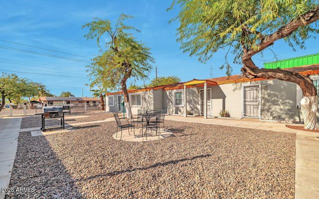 909 S 35TH Avenue, Phoenix, AZ 85009