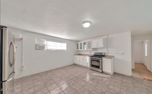 909 S 35TH Avenue, Phoenix, AZ 85009