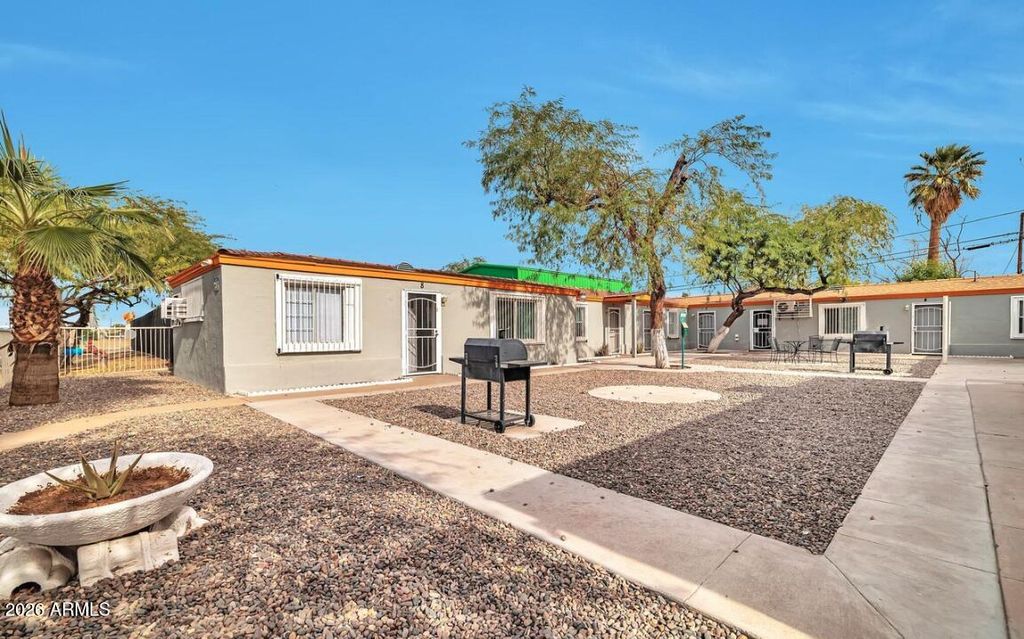 909 S 35TH Avenue, Phoenix, AZ 85009 — photo 2