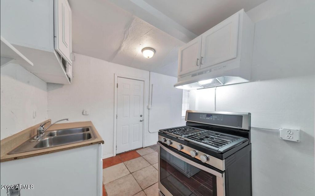 909 S 35TH Avenue, Phoenix, AZ 85009 — photo 5