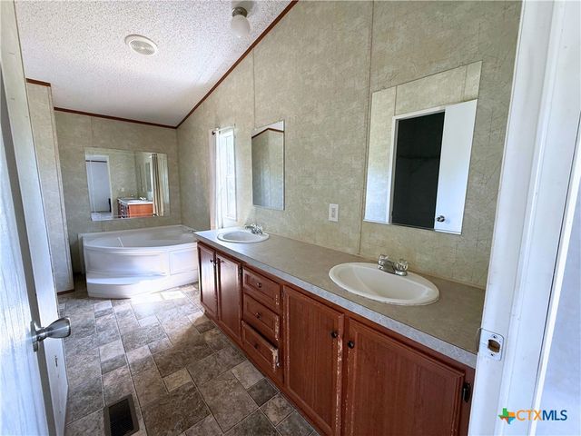 845 Crest Court, Copperas Cove, TX 76522