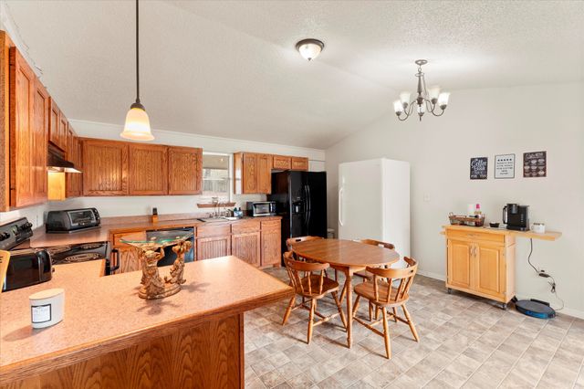 106 Lively Avenue, Mt Pleasant, TX 75455