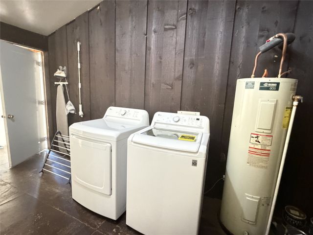 106 Lively Avenue, Mt Pleasant, TX 75455