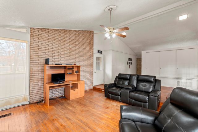 106 Lively Avenue, Mt Pleasant, TX 75455