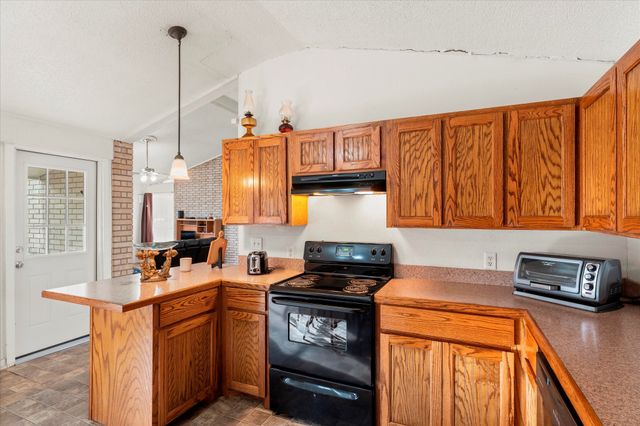 106 Lively Avenue, Mt Pleasant, TX 75455