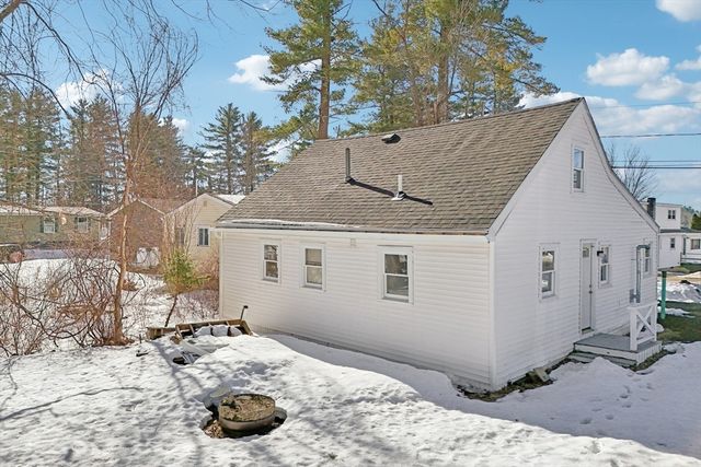 5 Grandview Ter, Sandown, NH 03873