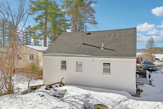 5 Grandview Ter, Sandown, NH 03873