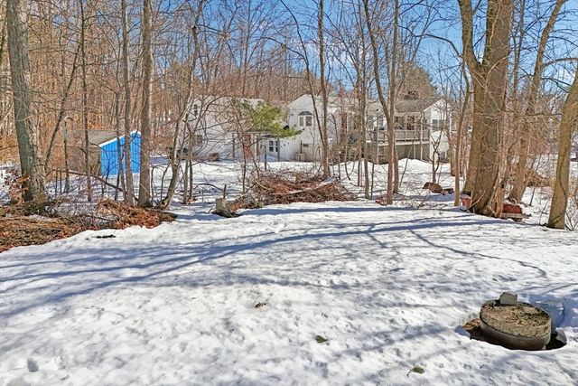 5 Grandview Ter, Sandown, NH 03873