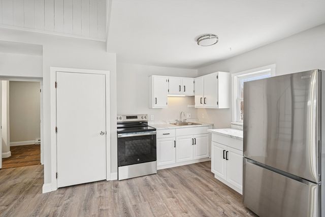 5 Grandview Ter, Sandown, NH 03873