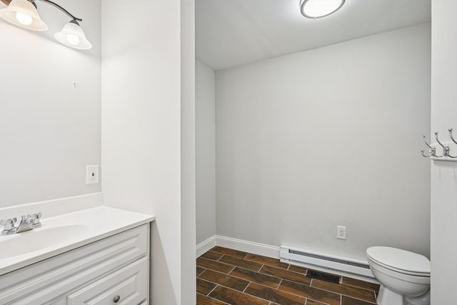 5 Grandview Ter, Sandown, NH 03873