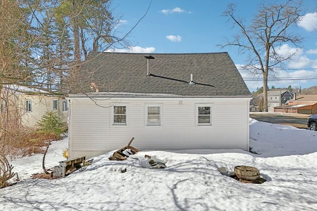 5 Grandview Ter, Sandown, NH 03873