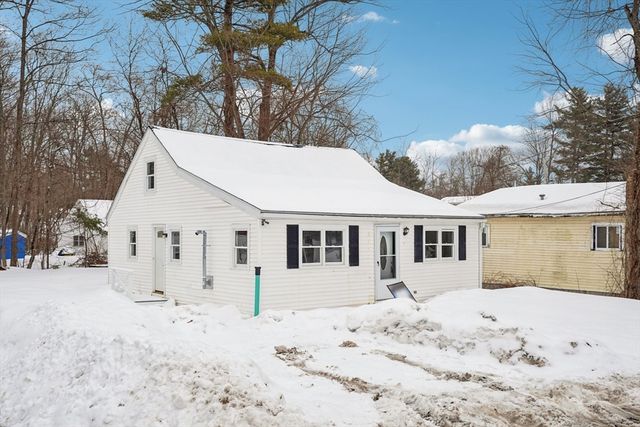 5 Grandview Ter, Sandown, NH 03873