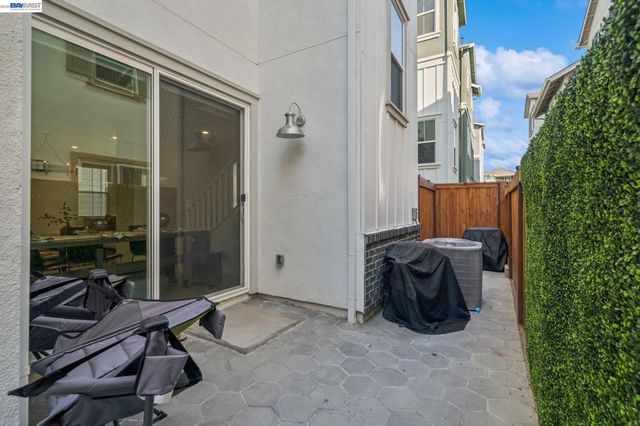 37231 Sand Bar Pl, Newark, CA 94560