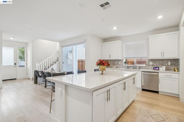 37231 Sand Bar Pl, Newark, CA 94560