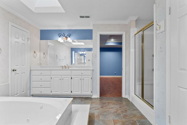 1807 Royal Oak Drive, Tyler, TX 75703