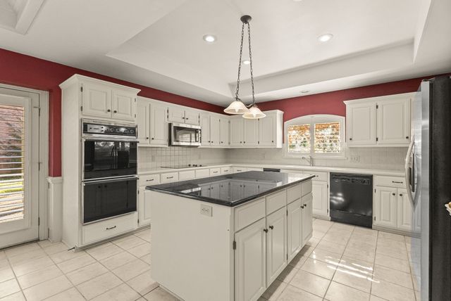 1807 Royal Oak Drive, Tyler, TX 75703