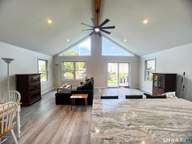 1088 East Broadway, Milford, CT 06460