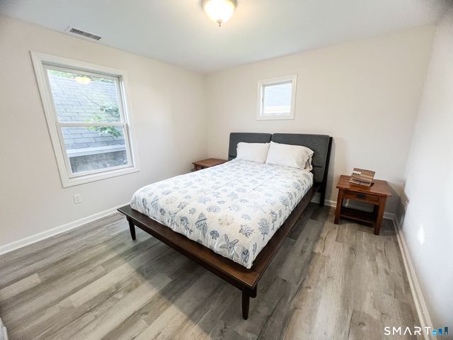 1088 East Broadway, Milford, CT 06460