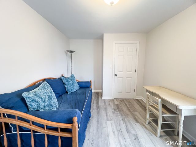 1088 East Broadway, Milford, CT 06460