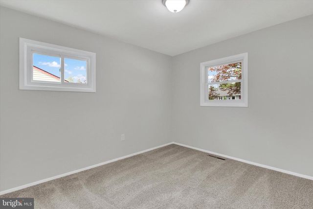 3837 OAKLEIGH DR, York, PA 17402
