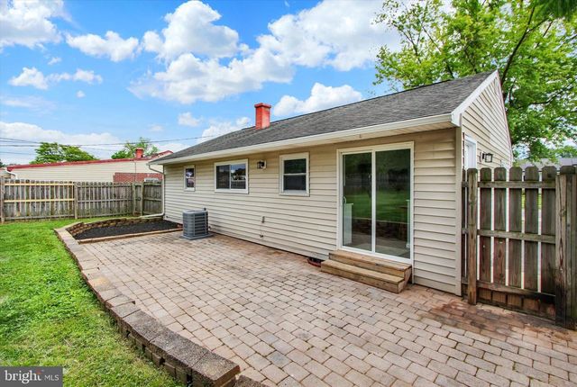 3837 OAKLEIGH DR, York, PA 17402