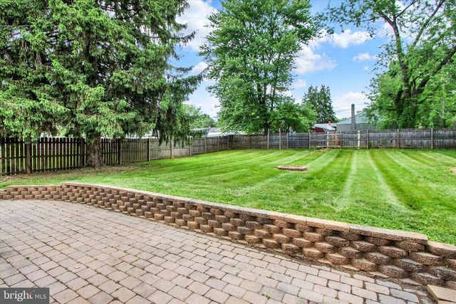 3837 OAKLEIGH DR, York, PA 17402