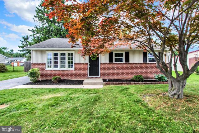 3837 OAKLEIGH DR, York, PA 17402