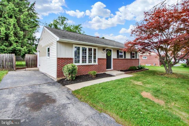 3837 OAKLEIGH DR, York, PA 17402