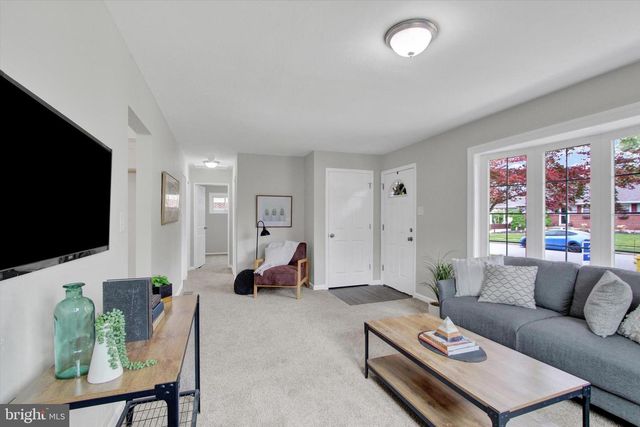 3837 OAKLEIGH DR, York, PA 17402