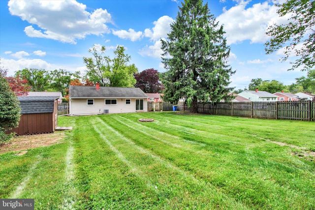 3837 OAKLEIGH DR, York, PA 17402