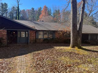 1050 Indian Hill Road, Hendersonville, NC 28791