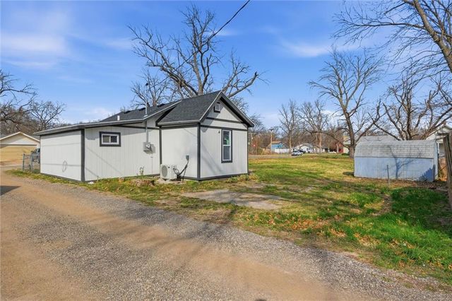 647 NE Grattan Street, Topeka, KS 66616