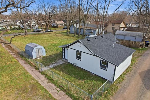 647 NE Grattan Street, Topeka, KS 66616