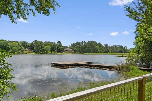 16 Del Cerro Camino, Crestview, FL 32539