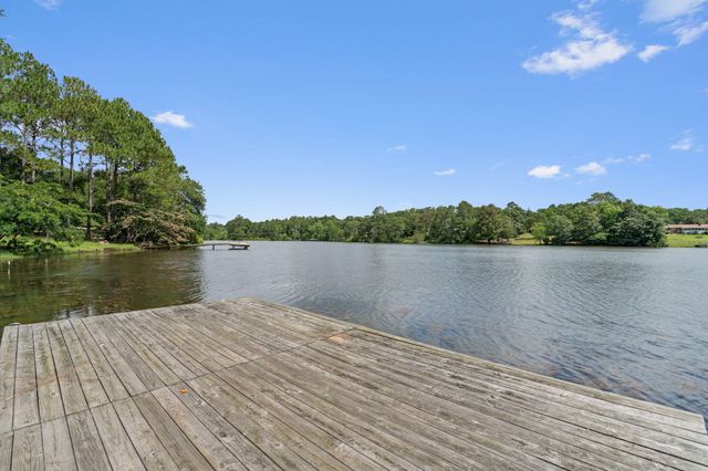 16 Del Cerro Camino, Crestview, FL 32539