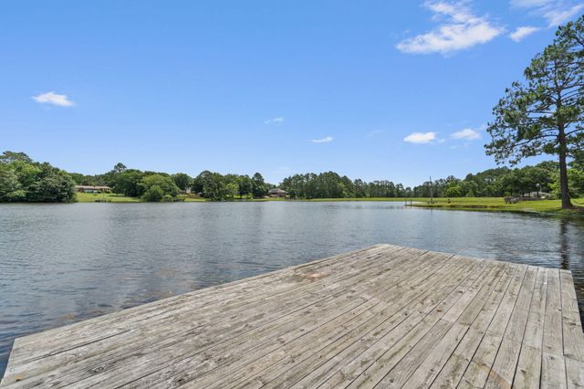 16 Del Cerro Camino, Crestview, FL 32539