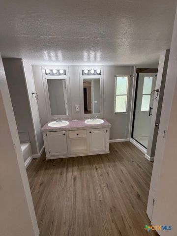 341 Buck Trail, Canyon Lake, TX 78133