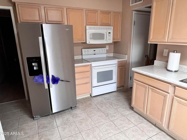 17618 N CALICO Drive, Sun City, AZ 85373