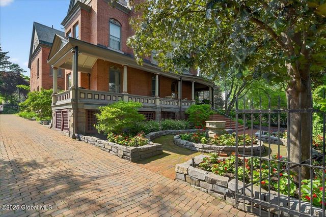 605 N Broadway, Saratoga Springs, Inside, NY 12866