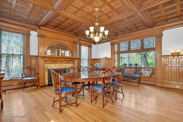 605 N Broadway, Saratoga Springs, Inside, NY 12866