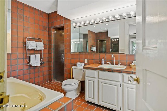 605 N Broadway, Saratoga Springs, Inside, NY 12866