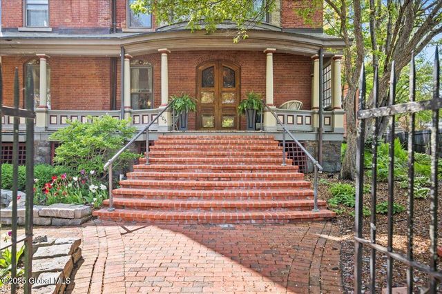 605 N Broadway, Saratoga Springs, Inside, NY 12866
