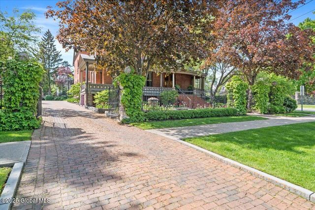 605 N Broadway, Saratoga Springs, Inside, NY 12866