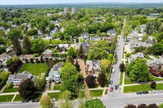 605 N Broadway, Saratoga Springs, Inside, NY 12866